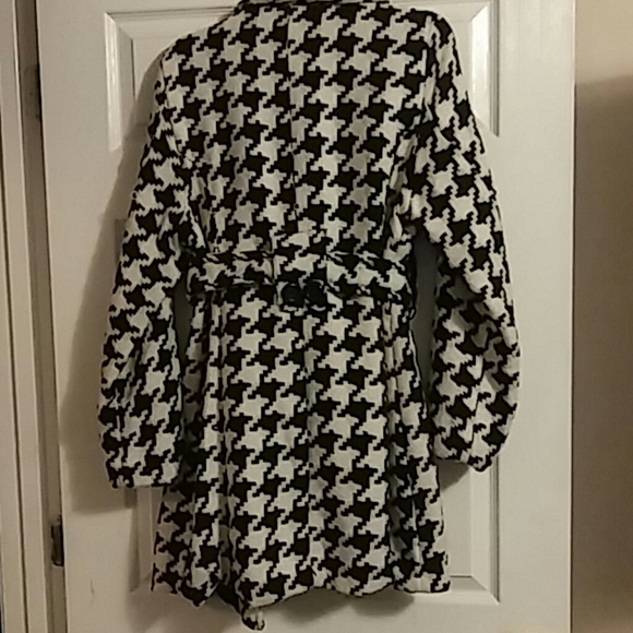 Coat - Picture 2 of 2